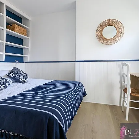 Apartment Renove Au Pied De La Avec Balcon Et Parking - Fr-1-825-46 *